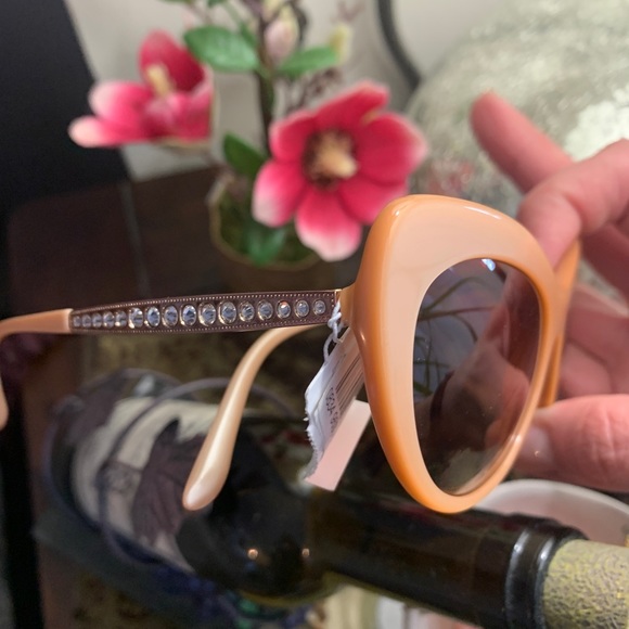 Authentic DOLCE & GABBANA 52mm Cat crystals Acetate sunglasses - Picture 2 of 12